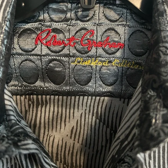 Robert Graham Monochrome Striped Shirt - Picture 3 of 6